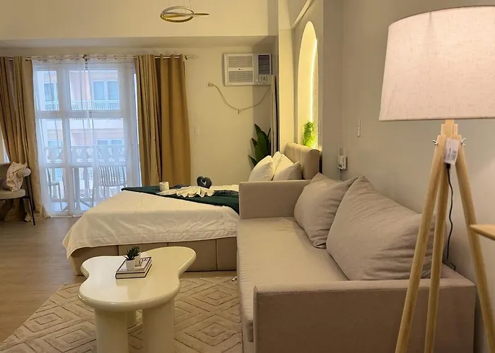 Stylish Near Venice Mall , Wi-fi Apartment *
