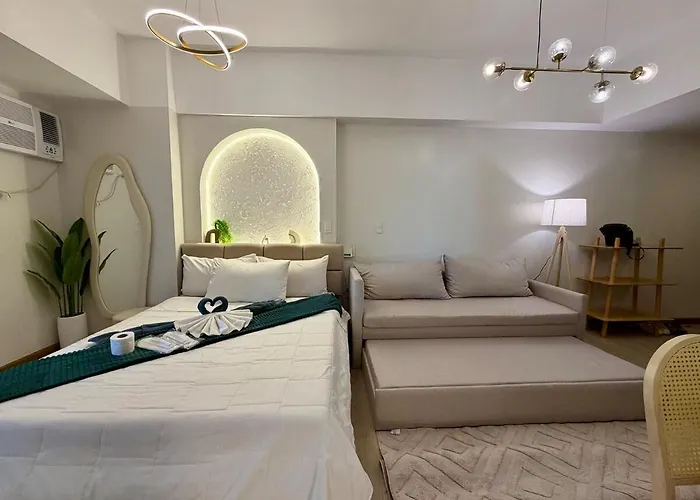 Stylish Near Venice Mall , Wi-fi Manila